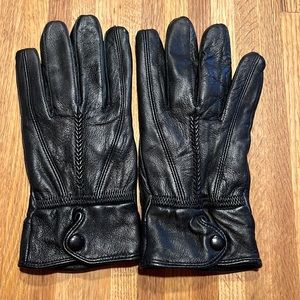 Soft leather gloves in small